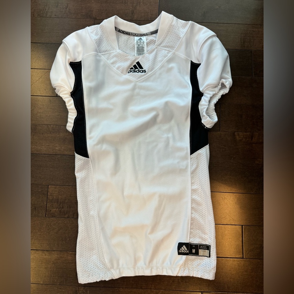 NWOT Adidas Techfit football jersey. Medium